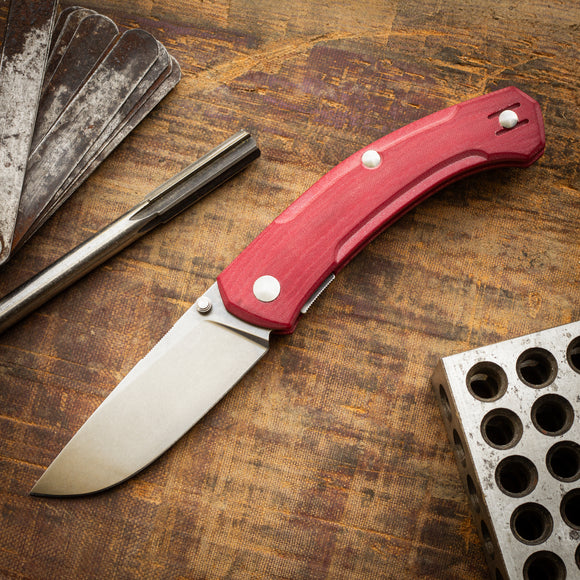 GiantMouse ACE Iona V2 - Red Linen Micarta - Liner Lock - CPM-MagnaCut
