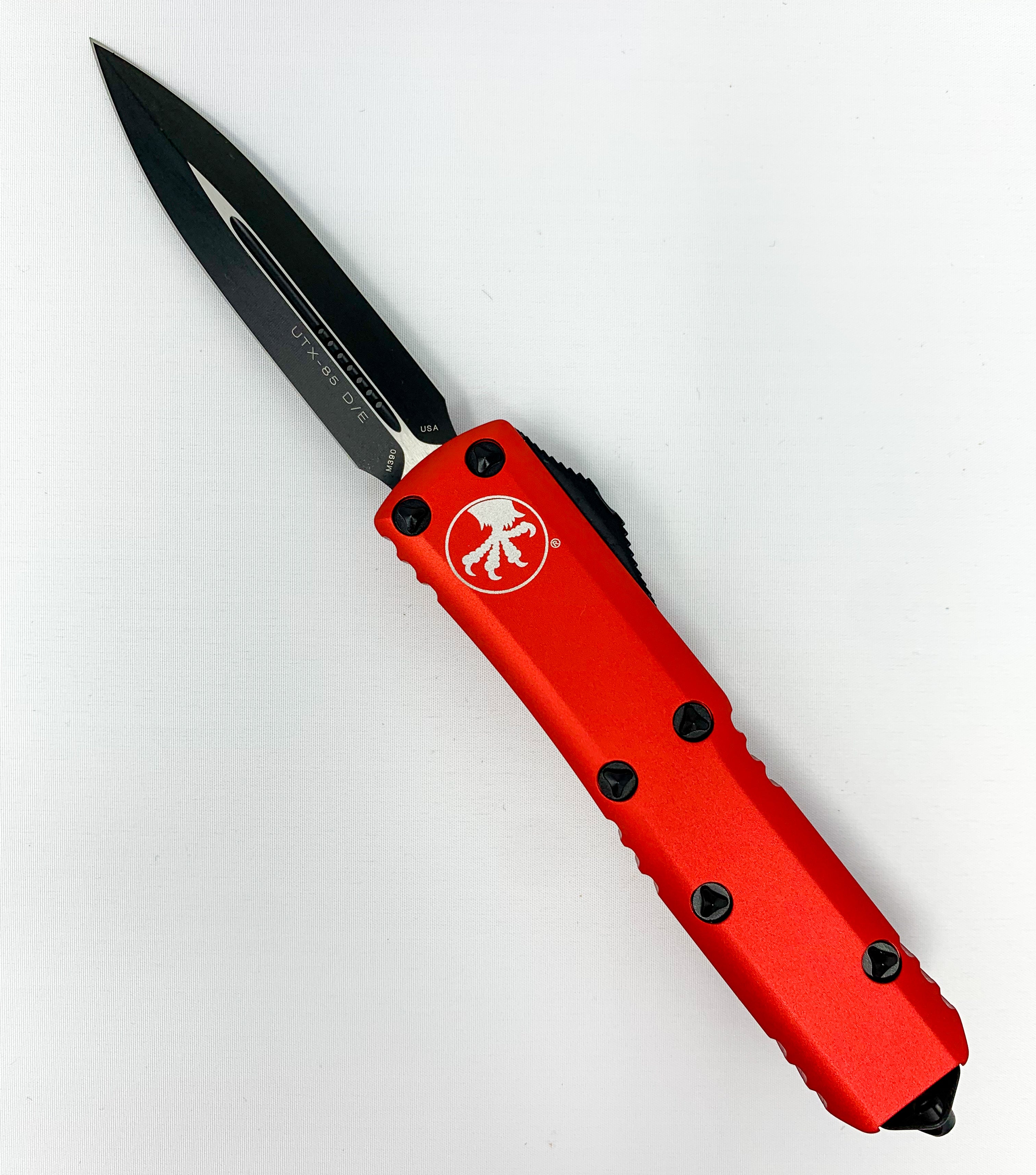 Microtech UTX-85 - D/E Black Blade - Red Chassis - 232-1RD