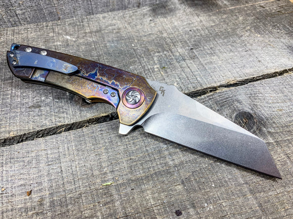 Kizer Critical - St. Nick's Custom Anodization - Lightning Strike Finish