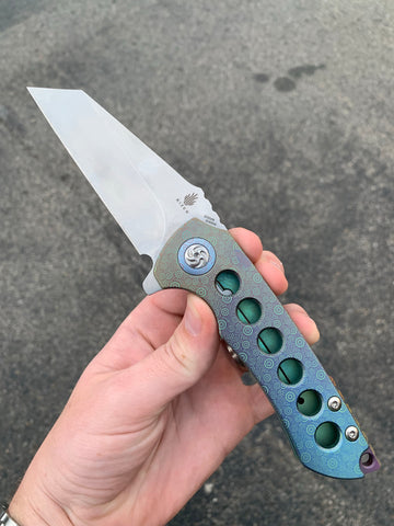 Kizer Critical - St. Nick's Custom Anodization - Ano Fade "Rings"