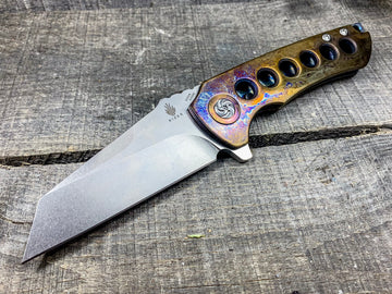 Kizer Critical - St. Nick's Custom Anodization - Lightning Strike Finish